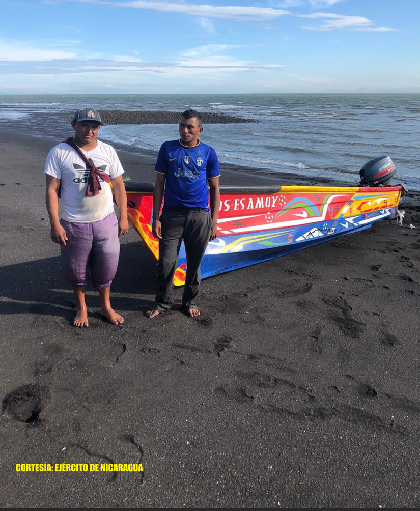 naval-retiene-embarcacion